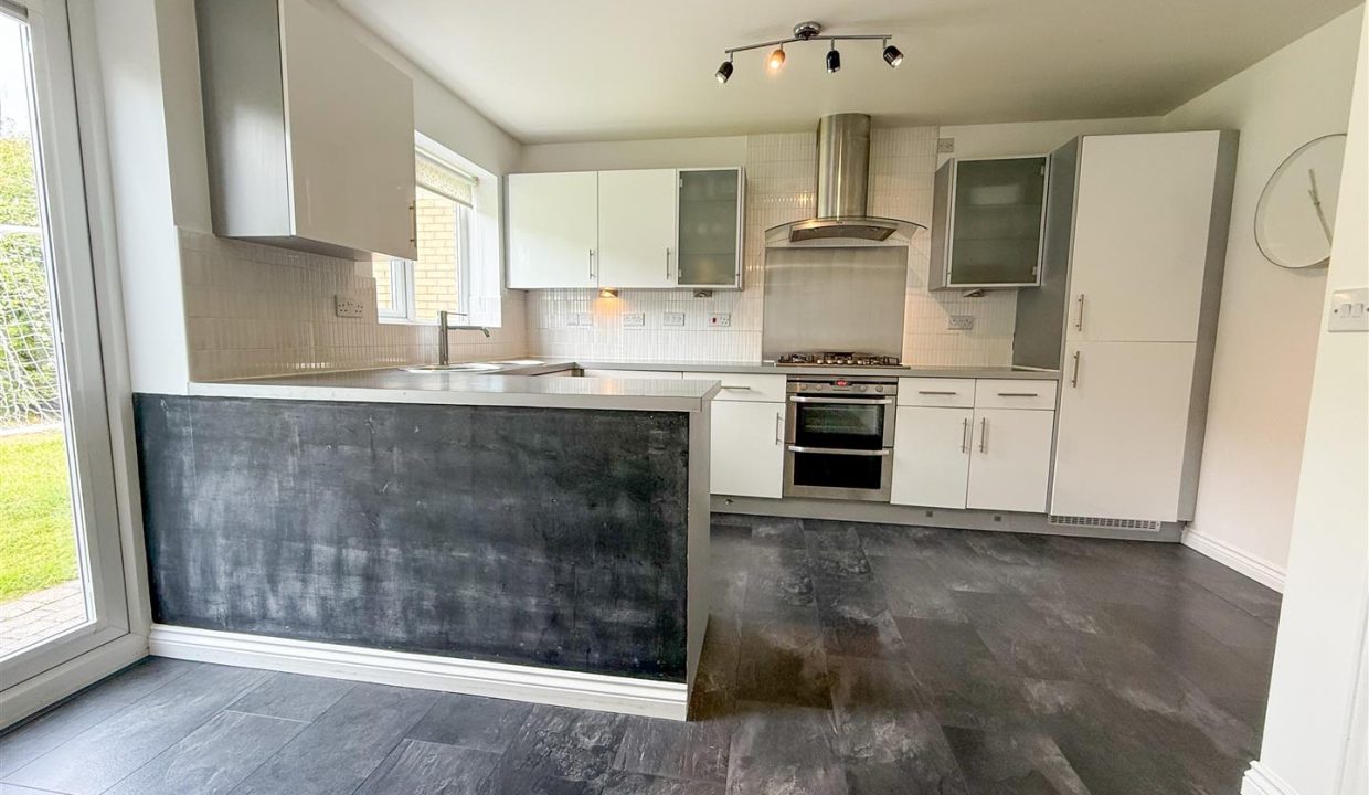KITCHEN DINING ROOM