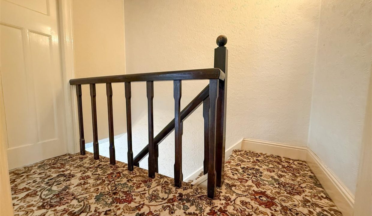 FIRST FLOOR LANDING AND STAIRS