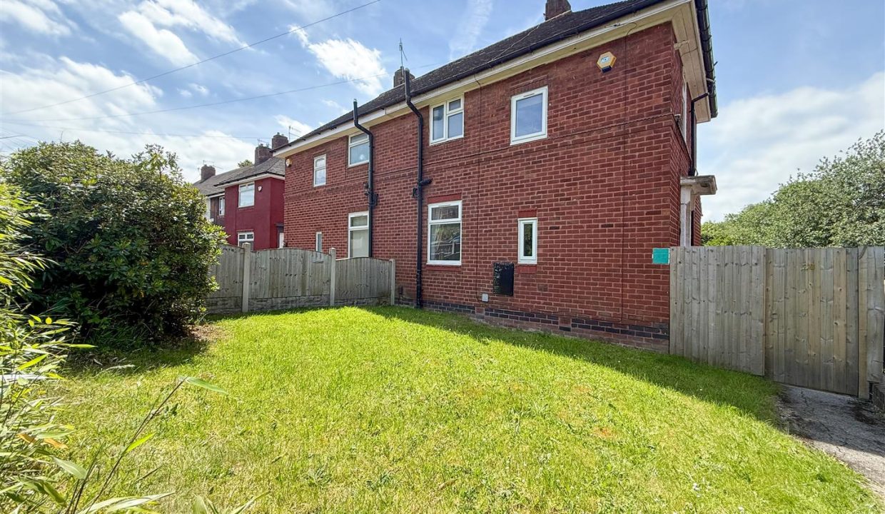 FRONT GARDEN