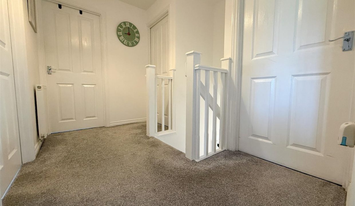 FIRST FLOOR LANDING AND STAIRS