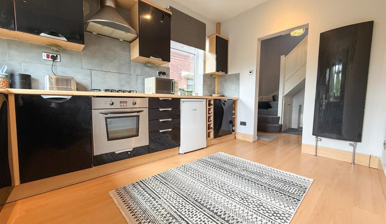 KITCHEN DINING ROOM