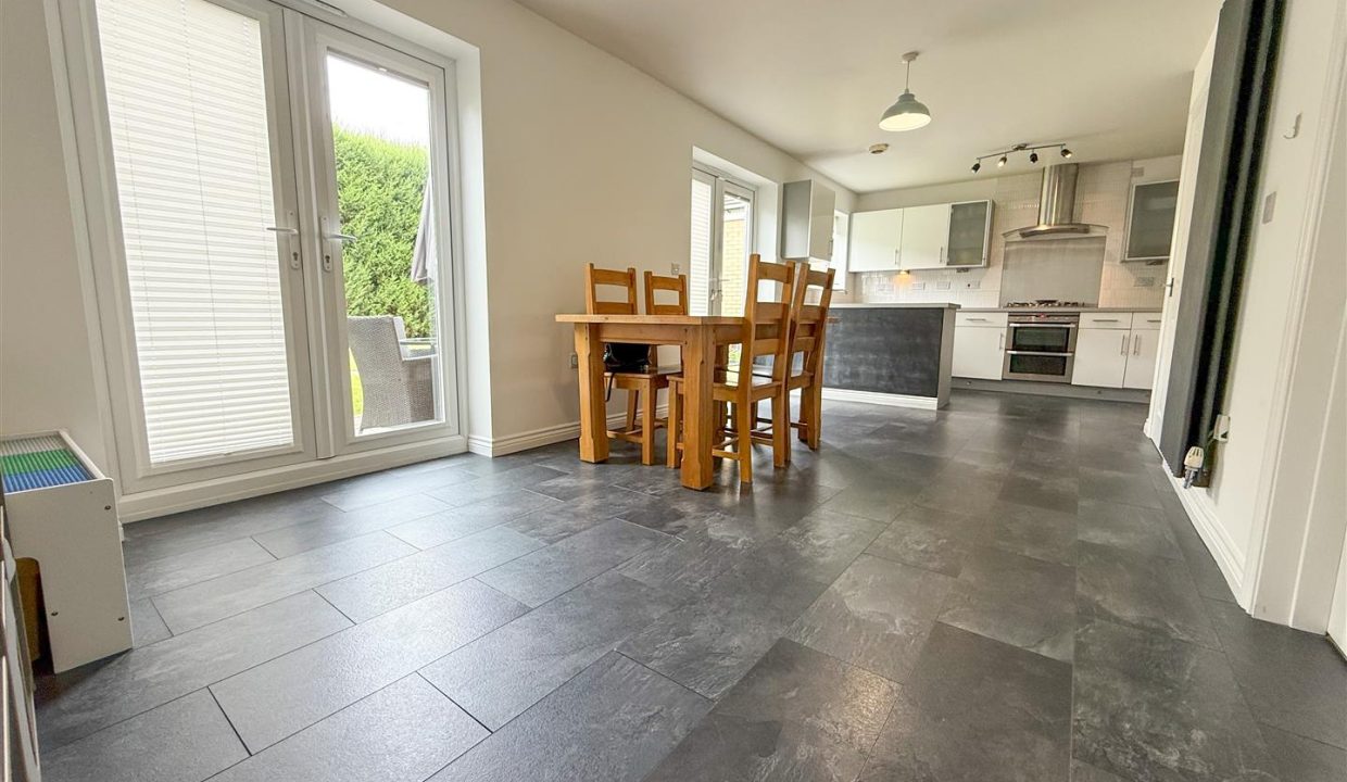 KITCHEN DINING ROOM