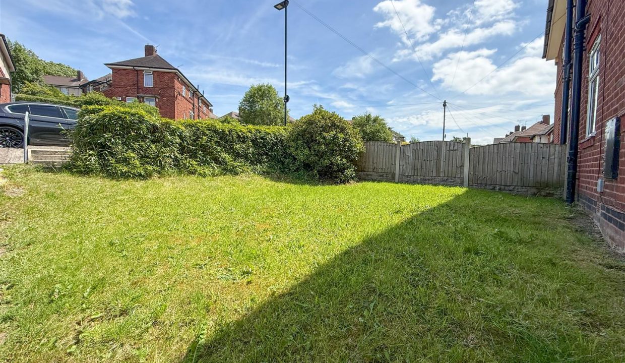 FRONT GARDEN