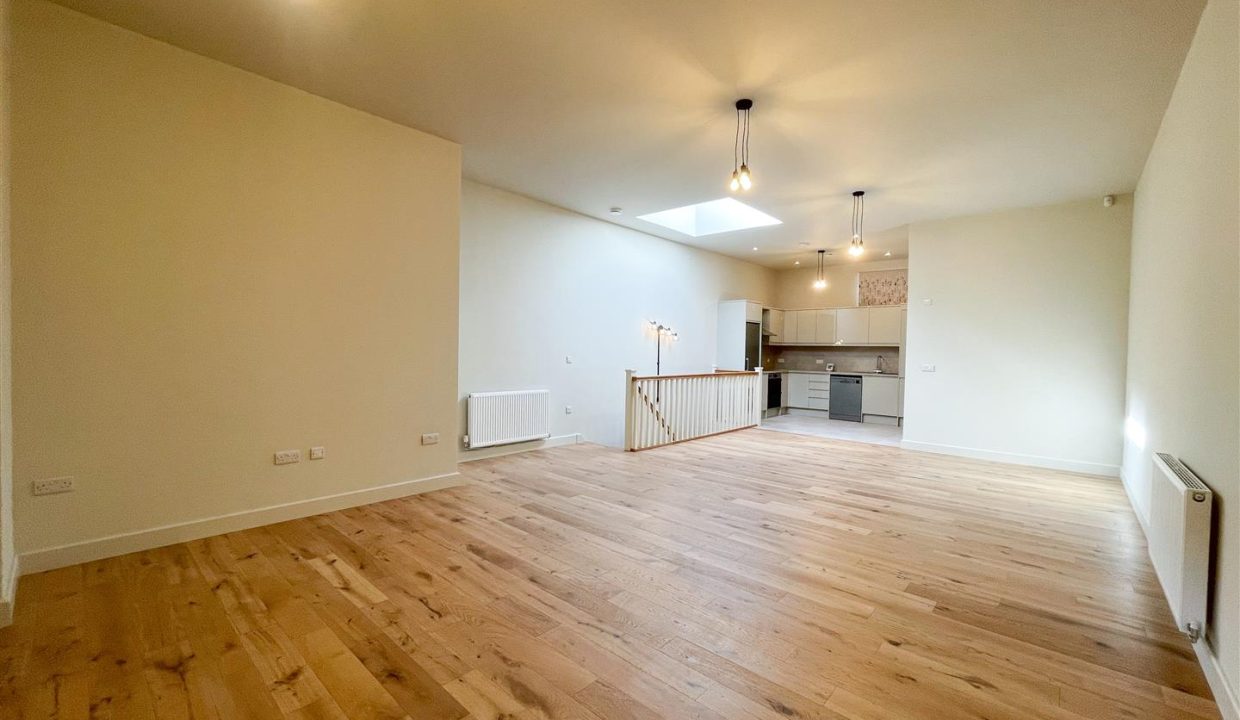 OPEN PLAN LIVING SPACE