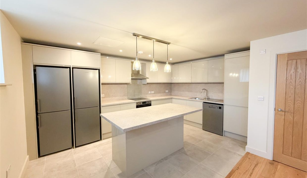 OPEN PLAN LIVING SPACE