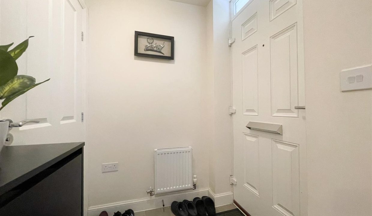ENTRANCE PORCH