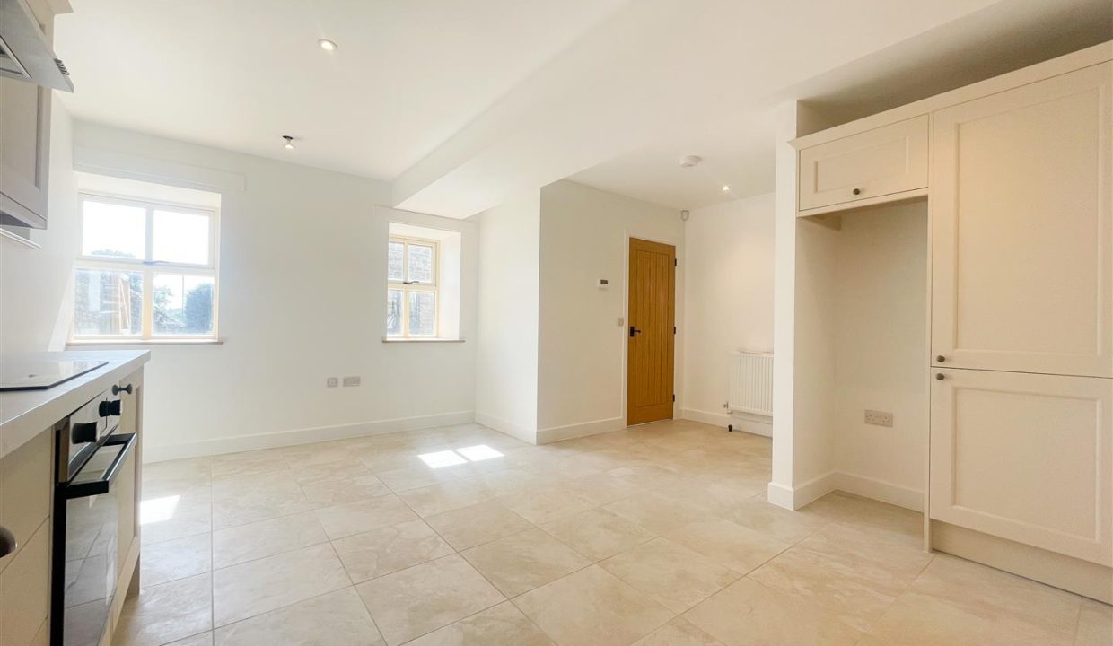 OPEN PLAN LIVING SPACE