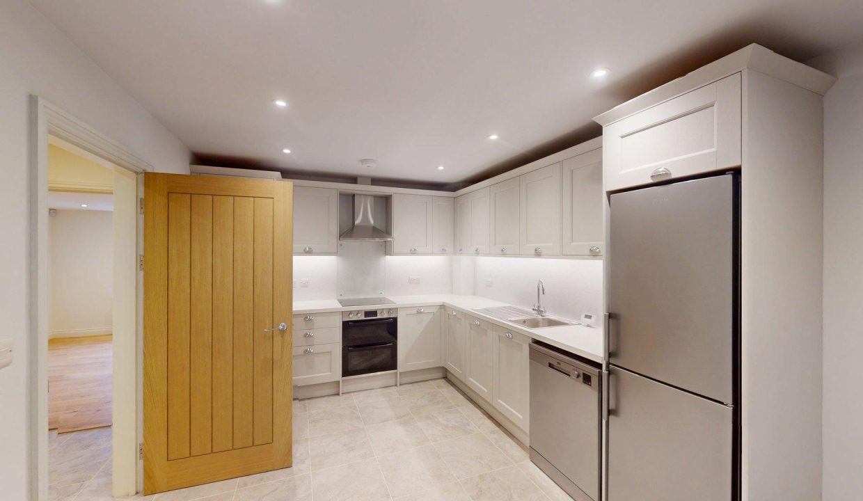 MODERN SPACIOUS KITCHEN/DINER
