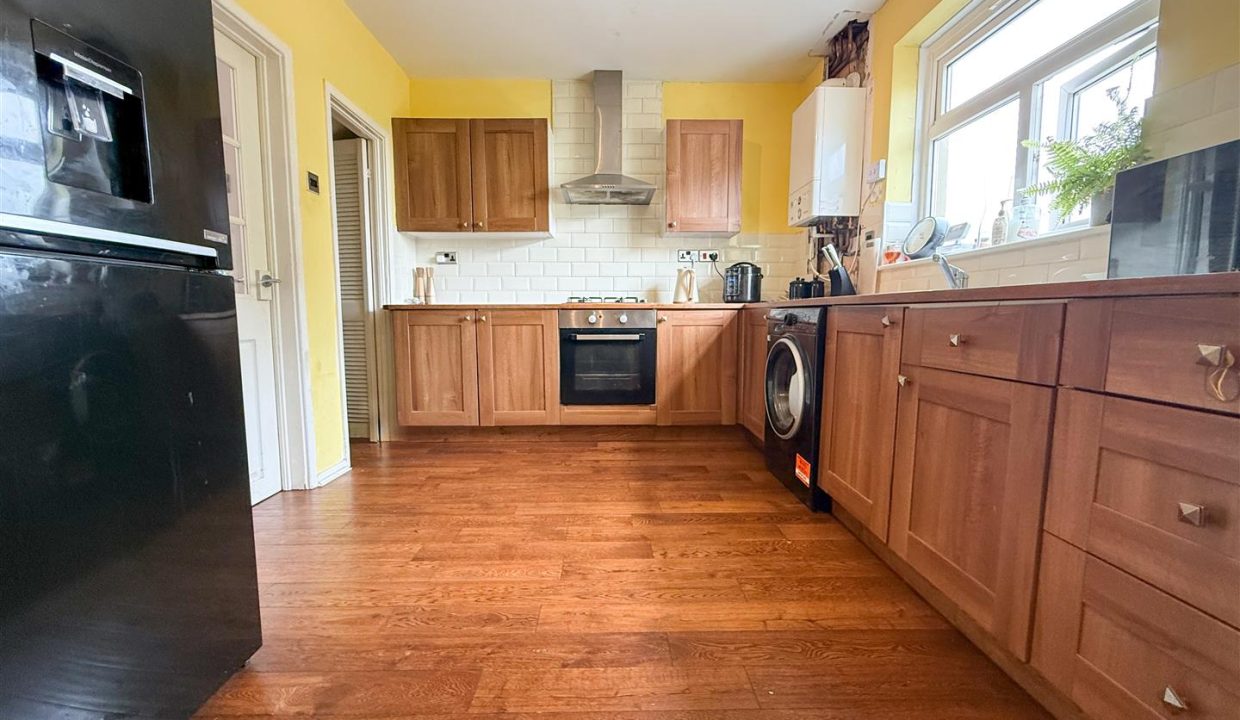 KITCHEN DINING ROOM