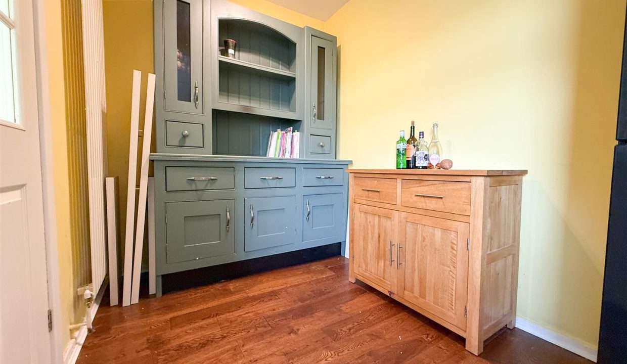 KITCHEN DINING ROOM