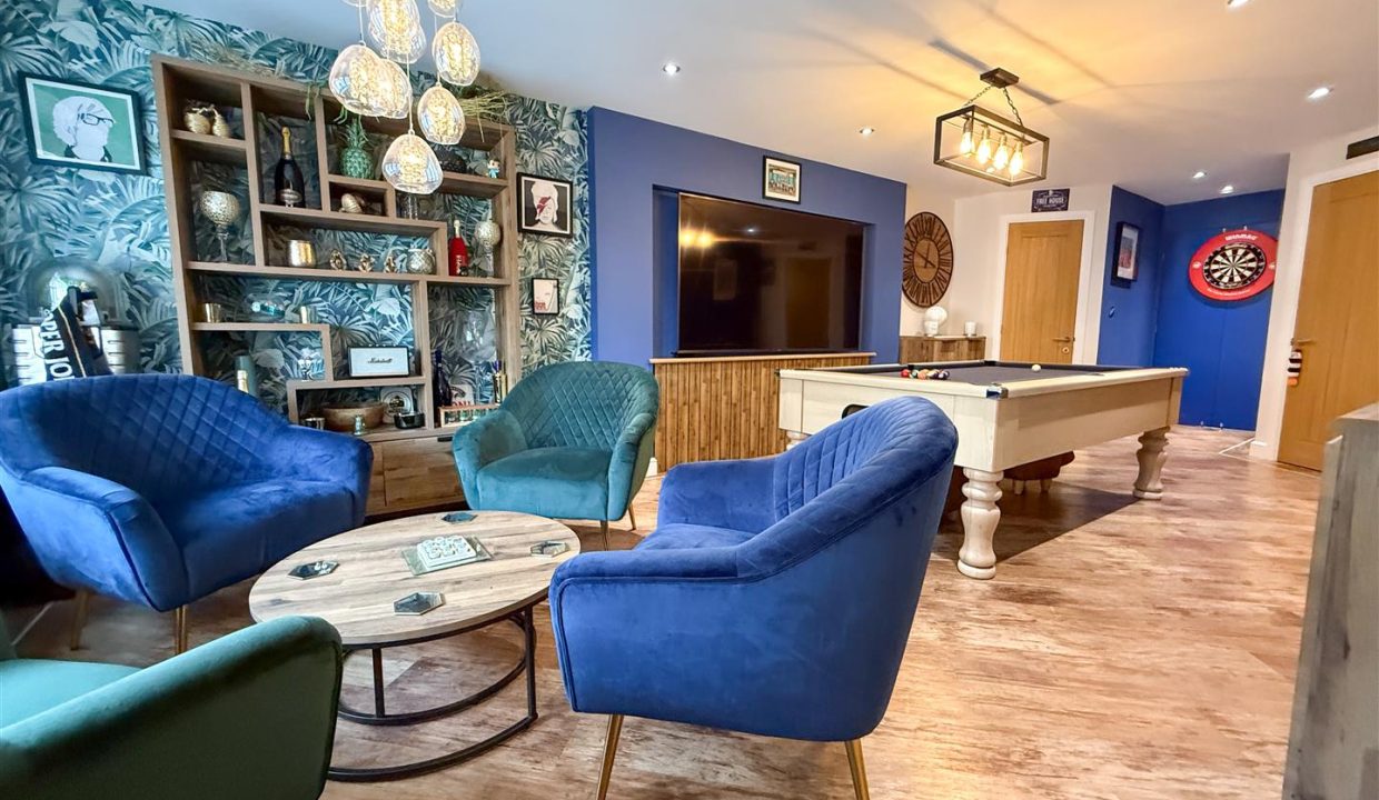 SUPERB GAMES ROOM