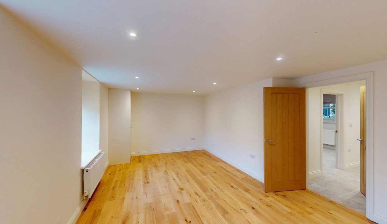 GENEROUS LOUNGE