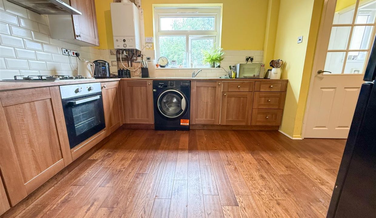 KITCHEN DINING ROOM