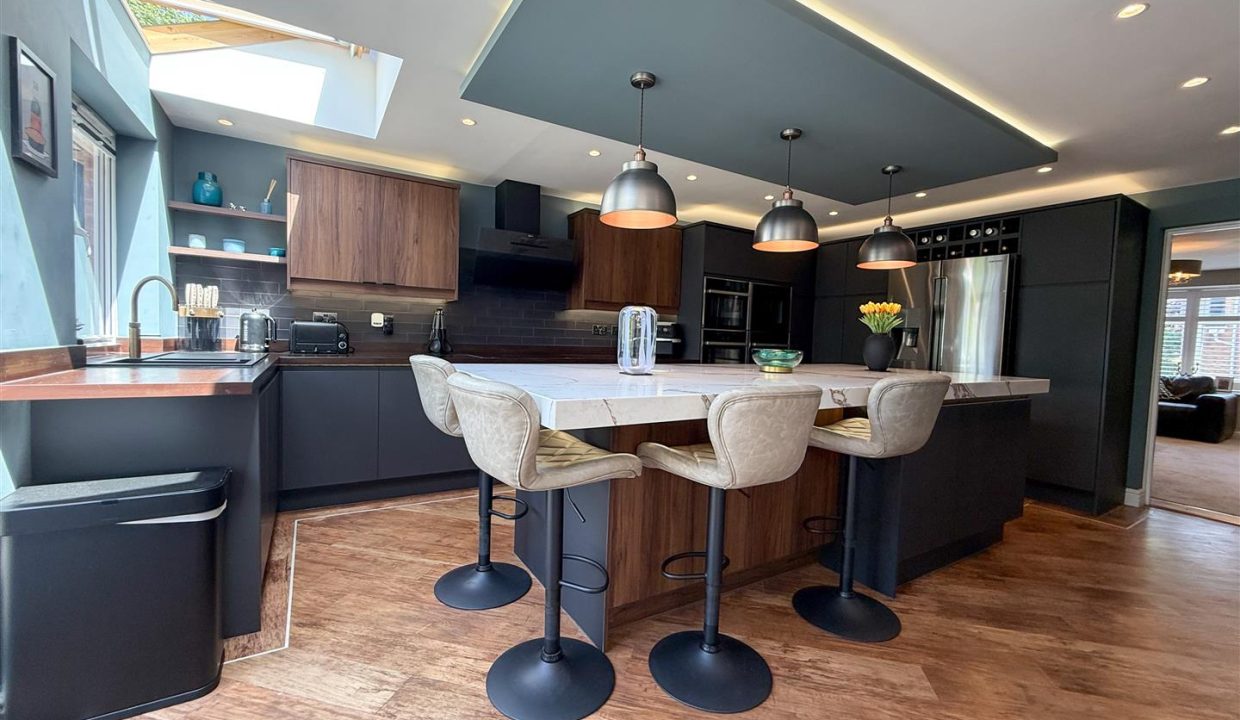 BREAKFAST KITCHEN
