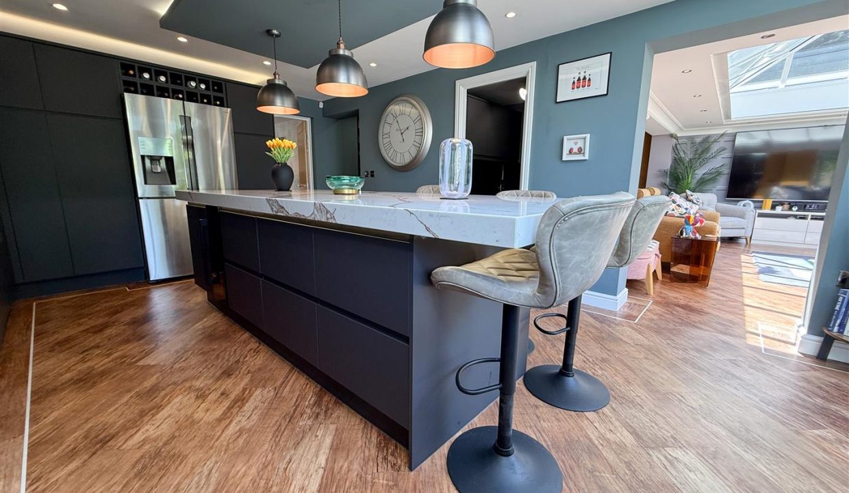 BREAKFAST KITCHEN