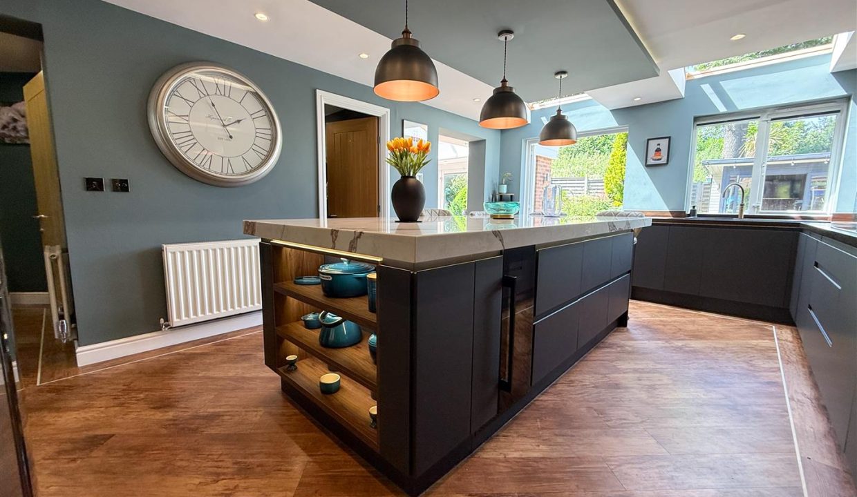 BREAKFAST KITCHEN