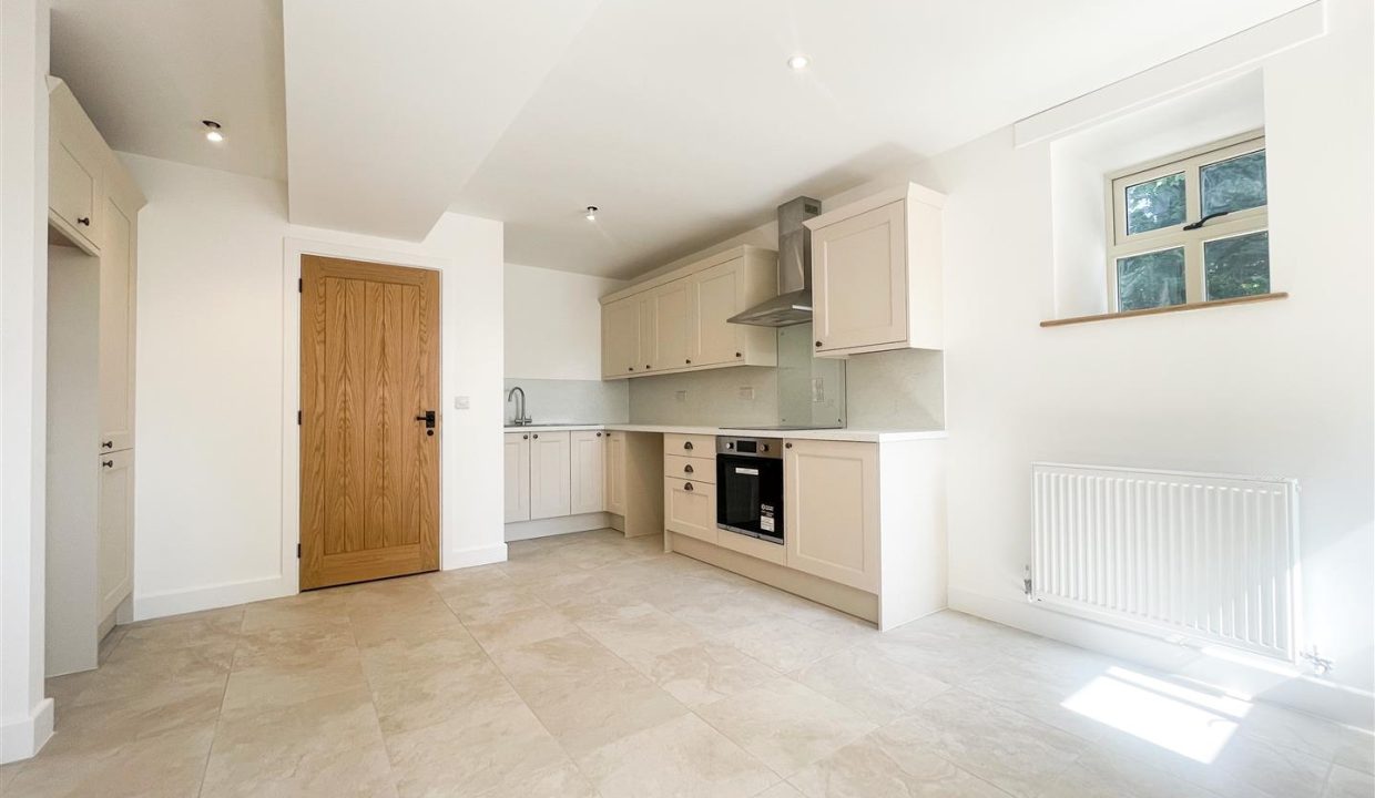 OPEN PLAN LIVING SPACE