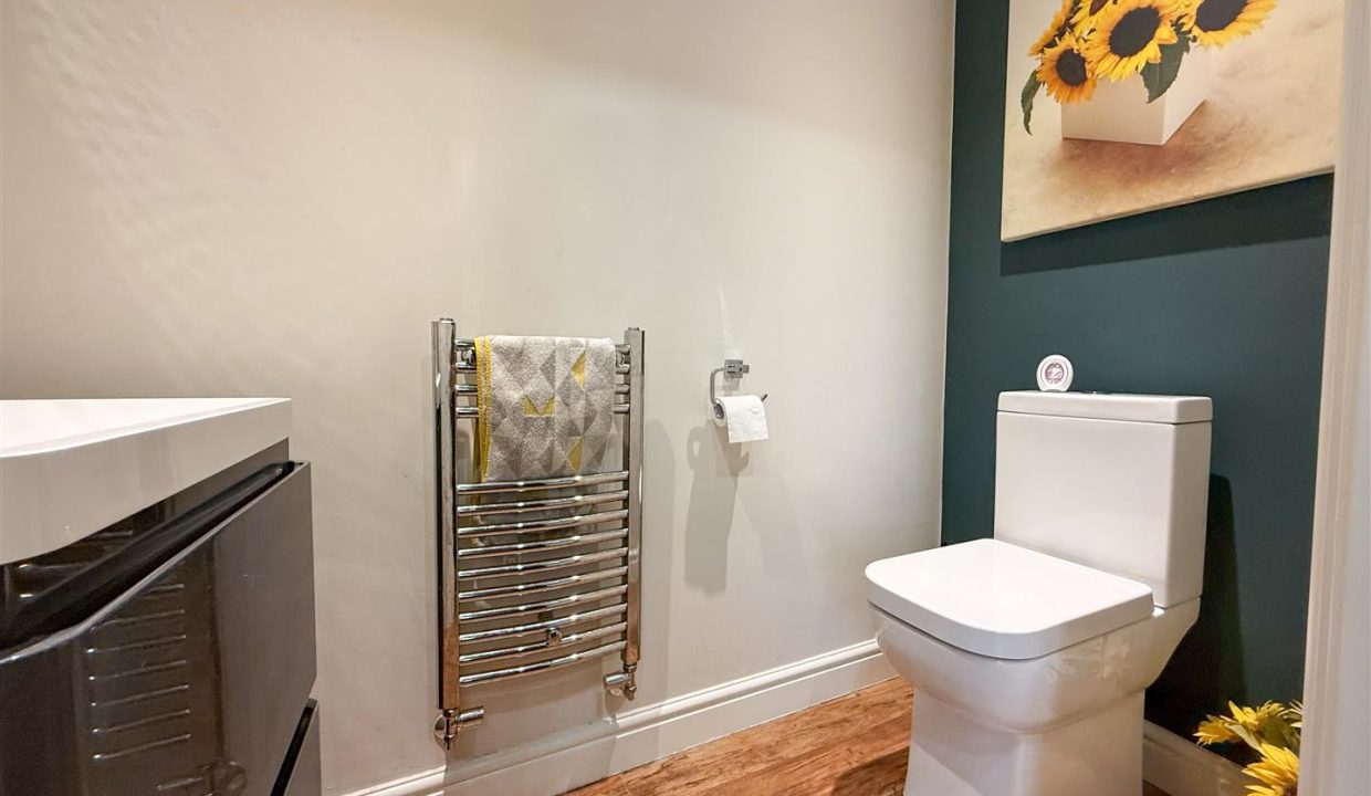 DOWNSTAIRS CLOAKROOM WC