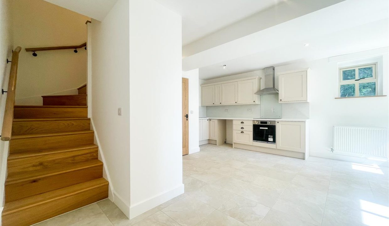 OPEN PLAN LIVING SPACE