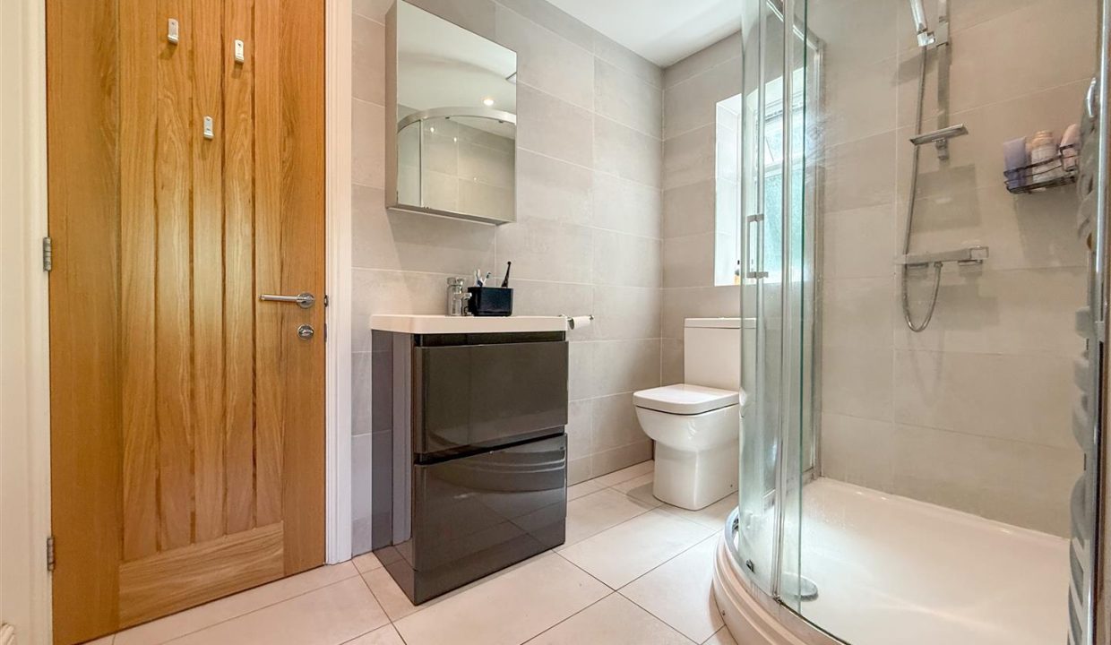 JACK AND JILL EN SUITE