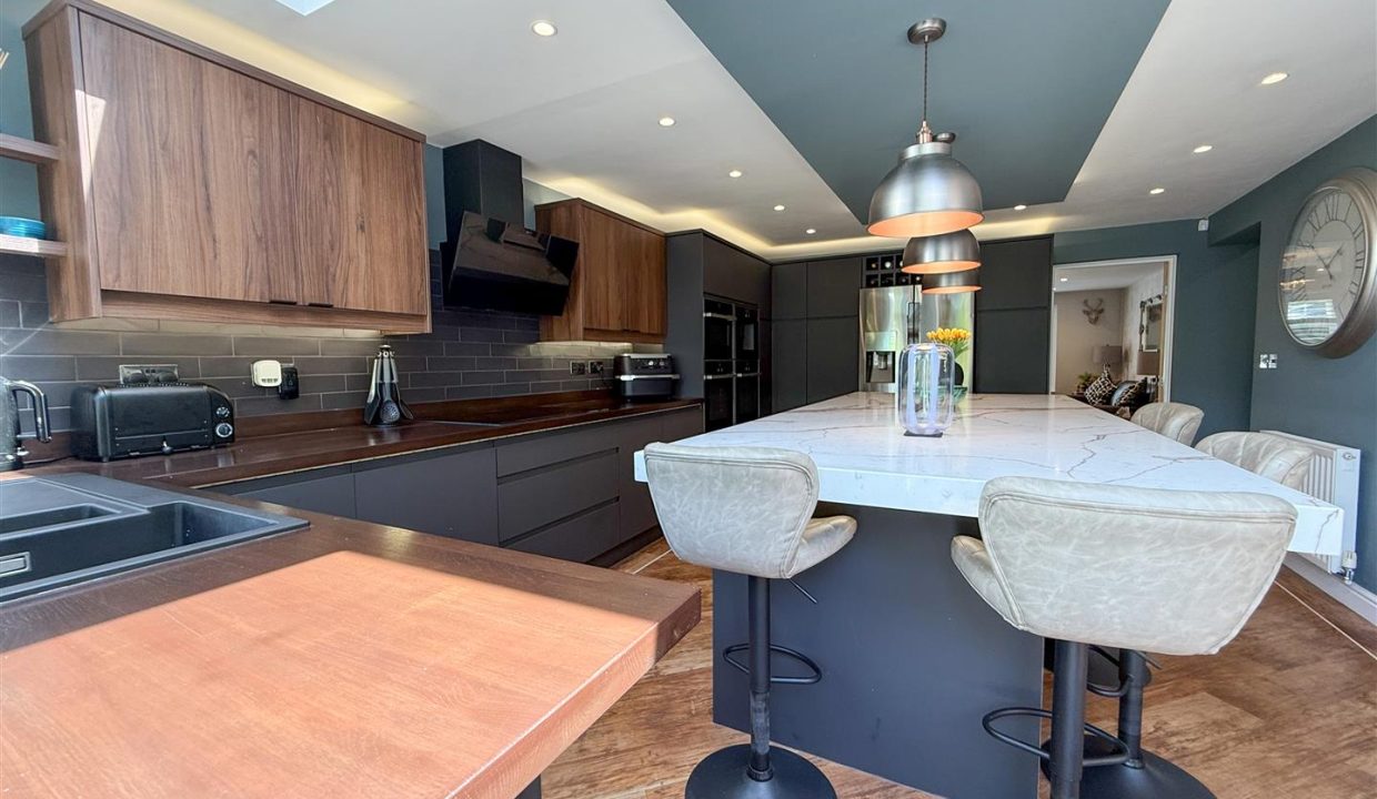 BREAKFAST KITCHEN