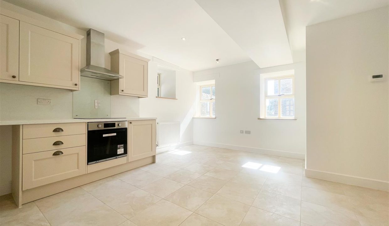 OPEN PLAN LIVING SPACE