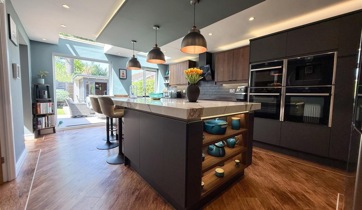 BREAKFAST KITCHEN
