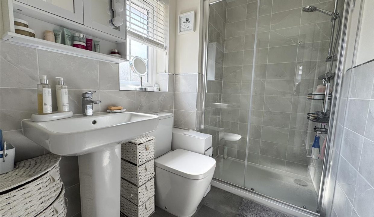 EN SUITE