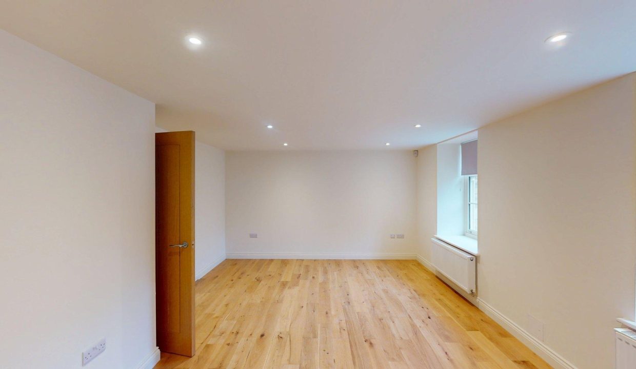 GENEROUS LOUNGE
