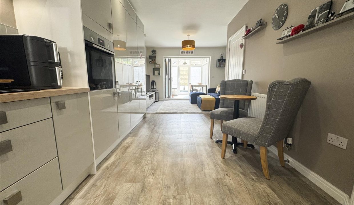 BREAKFAST KITCHEN