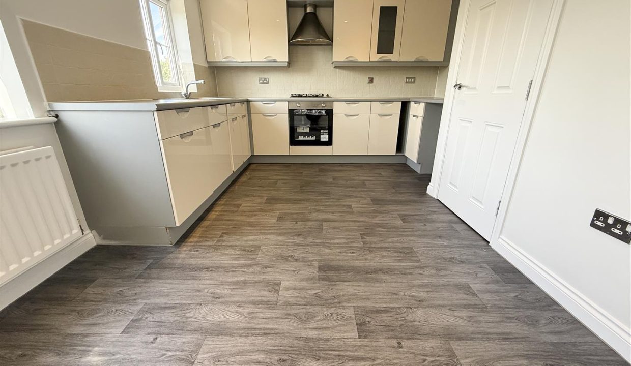 KITCHEN DINING ROOM