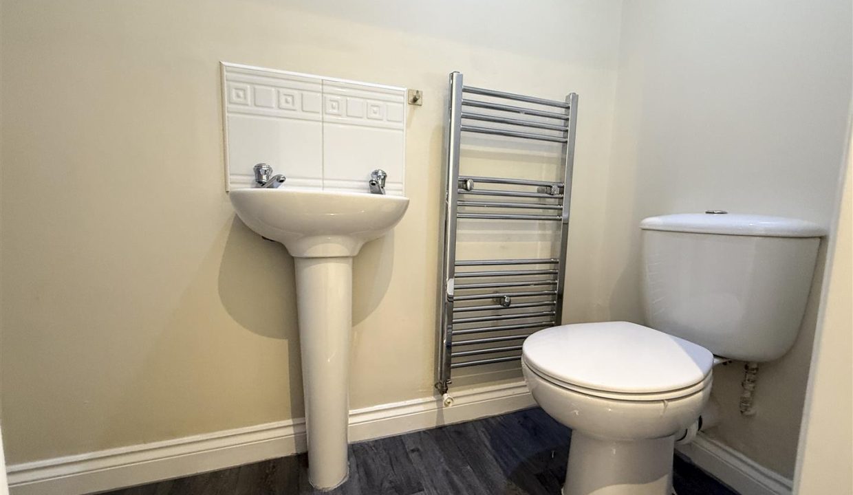 GROUND FLOOR SHOWER ROOM