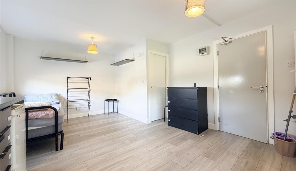 GROUND FLOOR BEDSIT ROOMS 1- 4