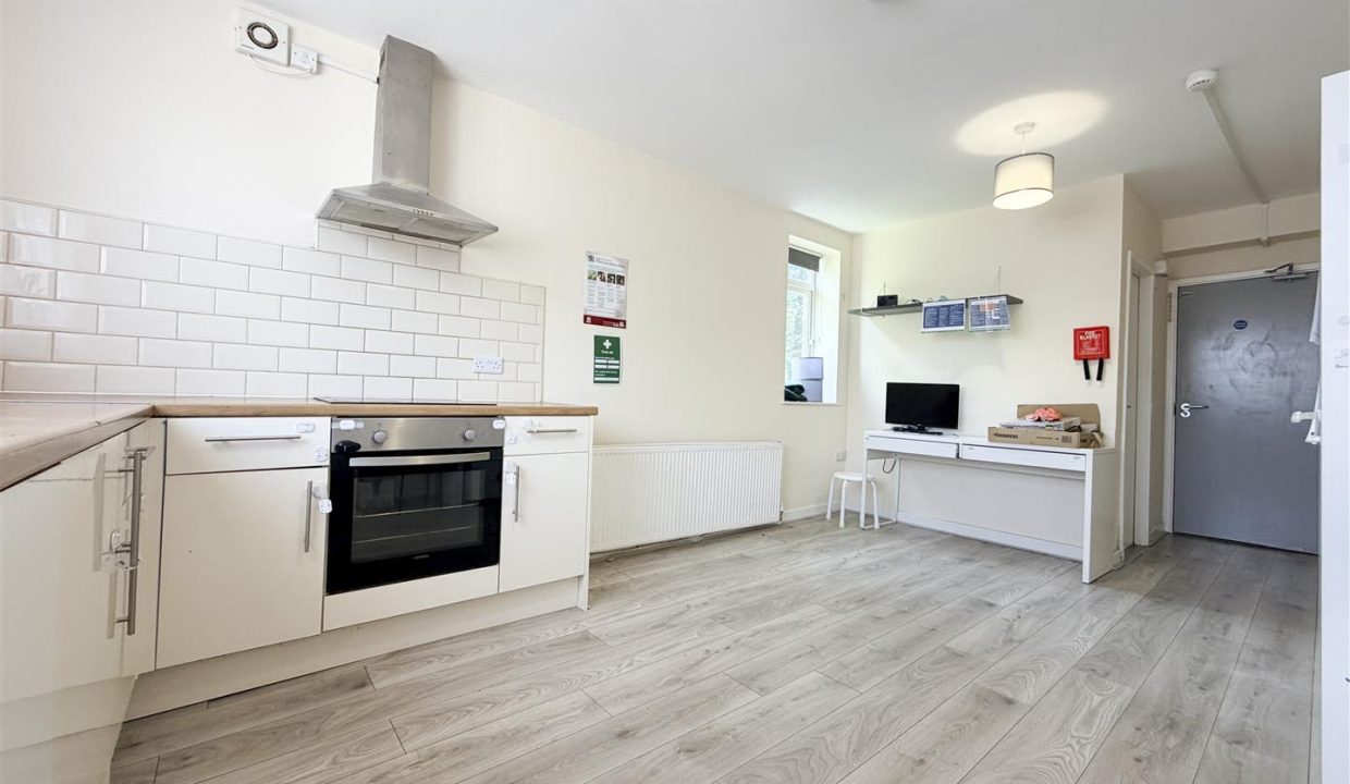 GROUND FLOOR BEDSIT ROOMS 1- 4
