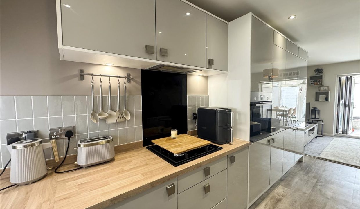 BREAKFAST KITCHEN