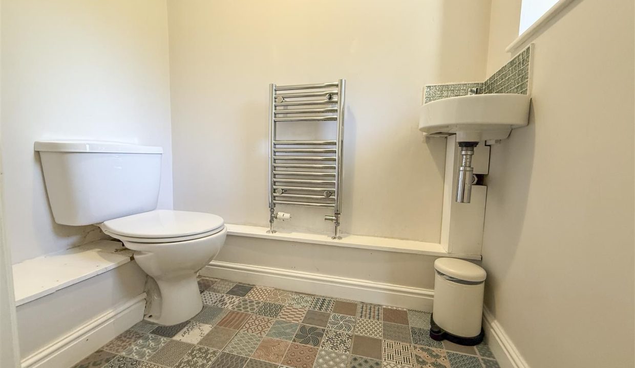 DOWNSTAIRS CLOAKROOM