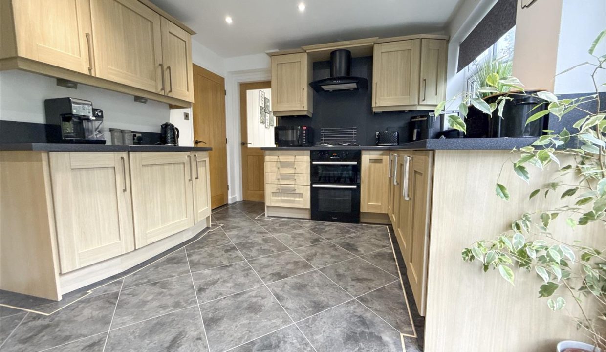 OPEN PLAN KITCHEN DINING ROOM