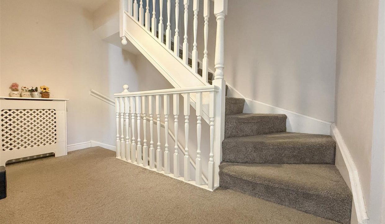 FIRST FLOOR LANDING AND STAIRS