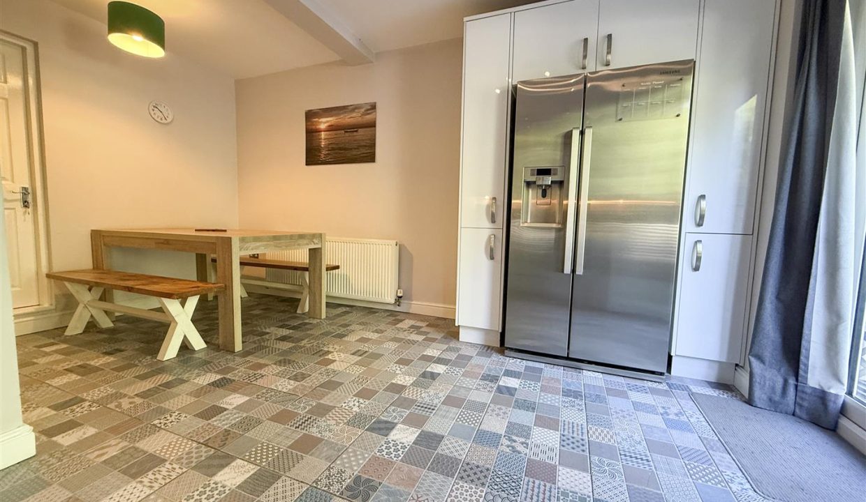 OPEN PLAN KITCHEN DINING ROOM