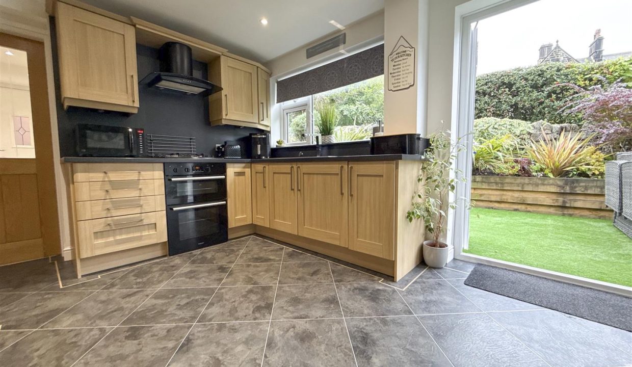 OPEN PLAN KITCHEN DINING ROOM