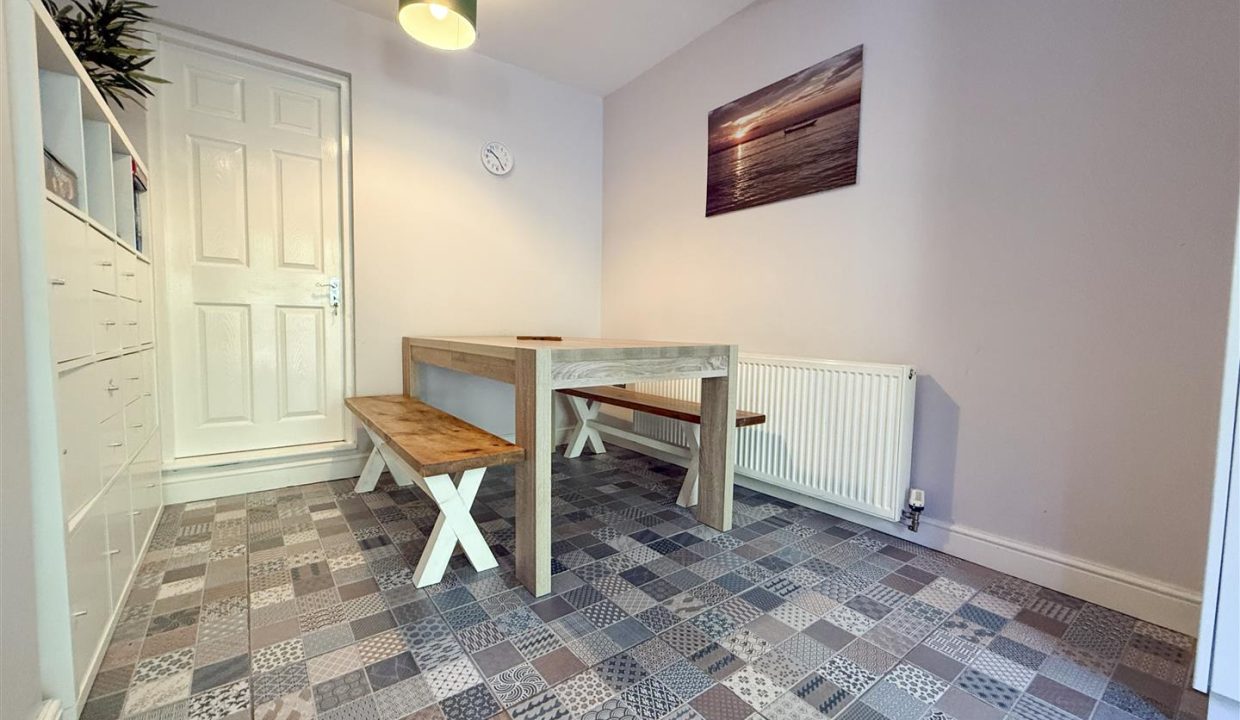 OPEN PLAN KITCHEN DINING ROOM