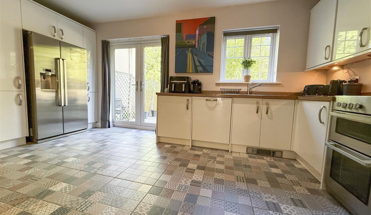 OPEN PLAN KITCHEN DINING ROOM