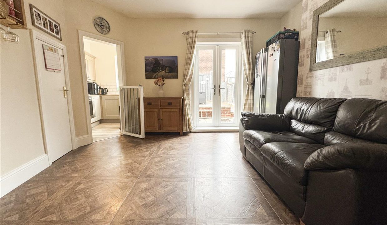 DINING ROOM/ SNUG