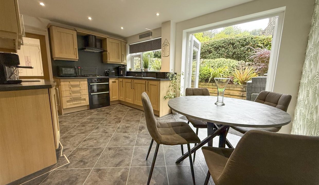 OPEN PLAN KITCHEN DINING ROOM