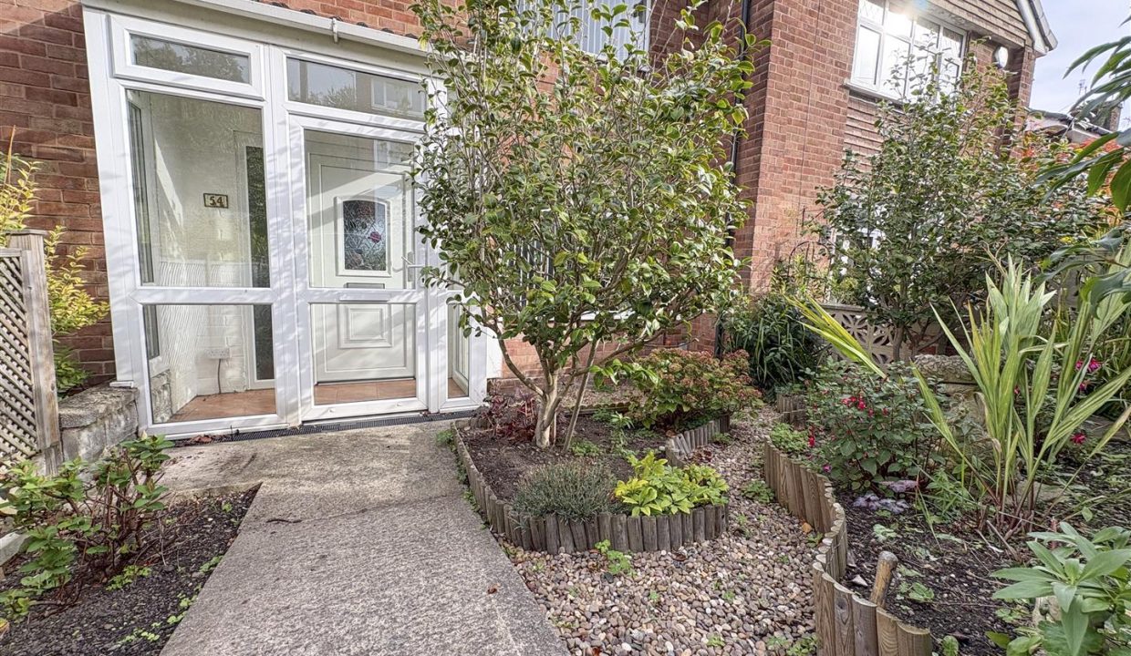 FRONT GARDEN