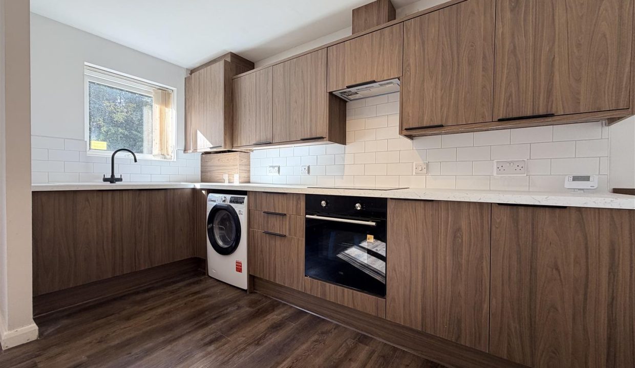 OPEN PLAN LIVING SPACE
