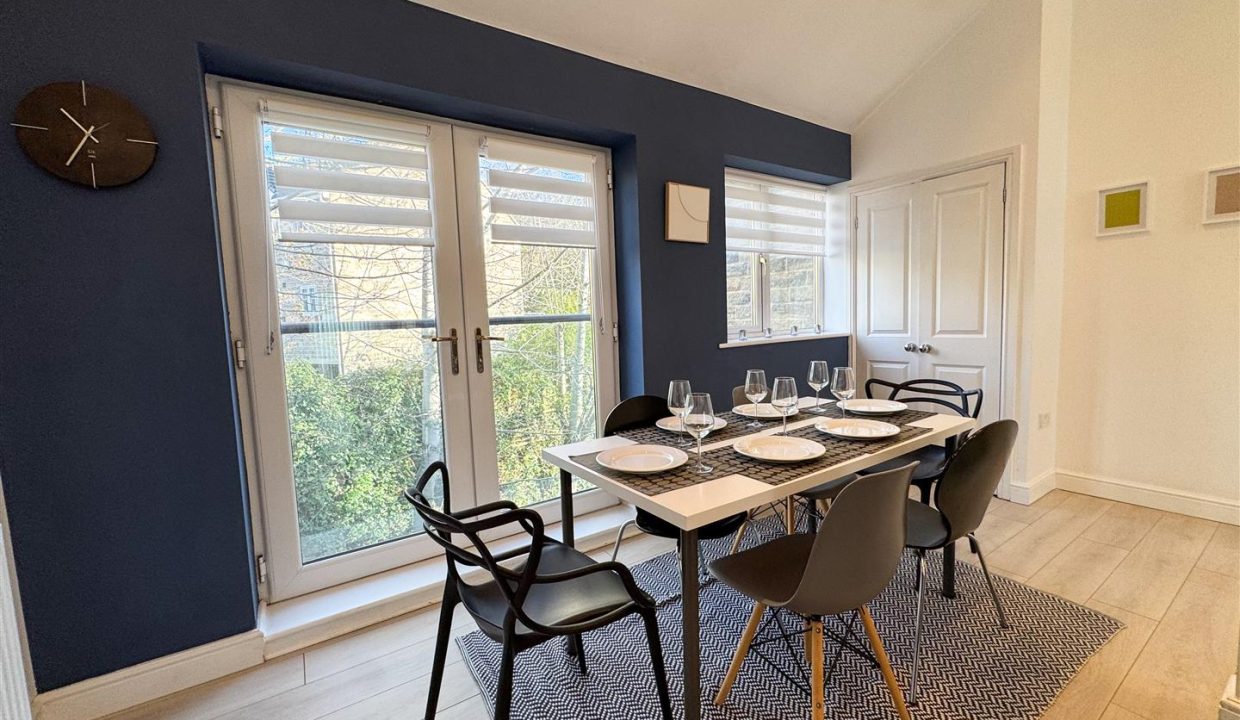 KITCHEN & DINING AREA