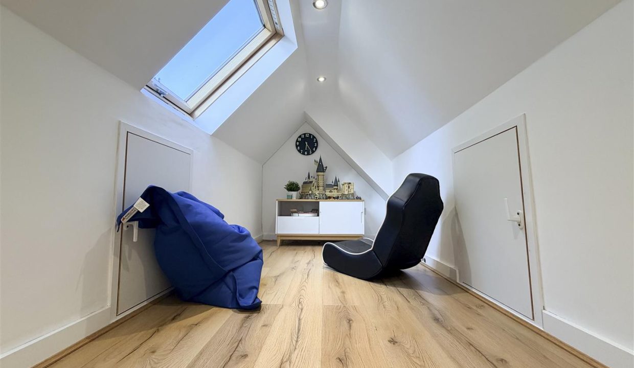 ATTIC ROOM