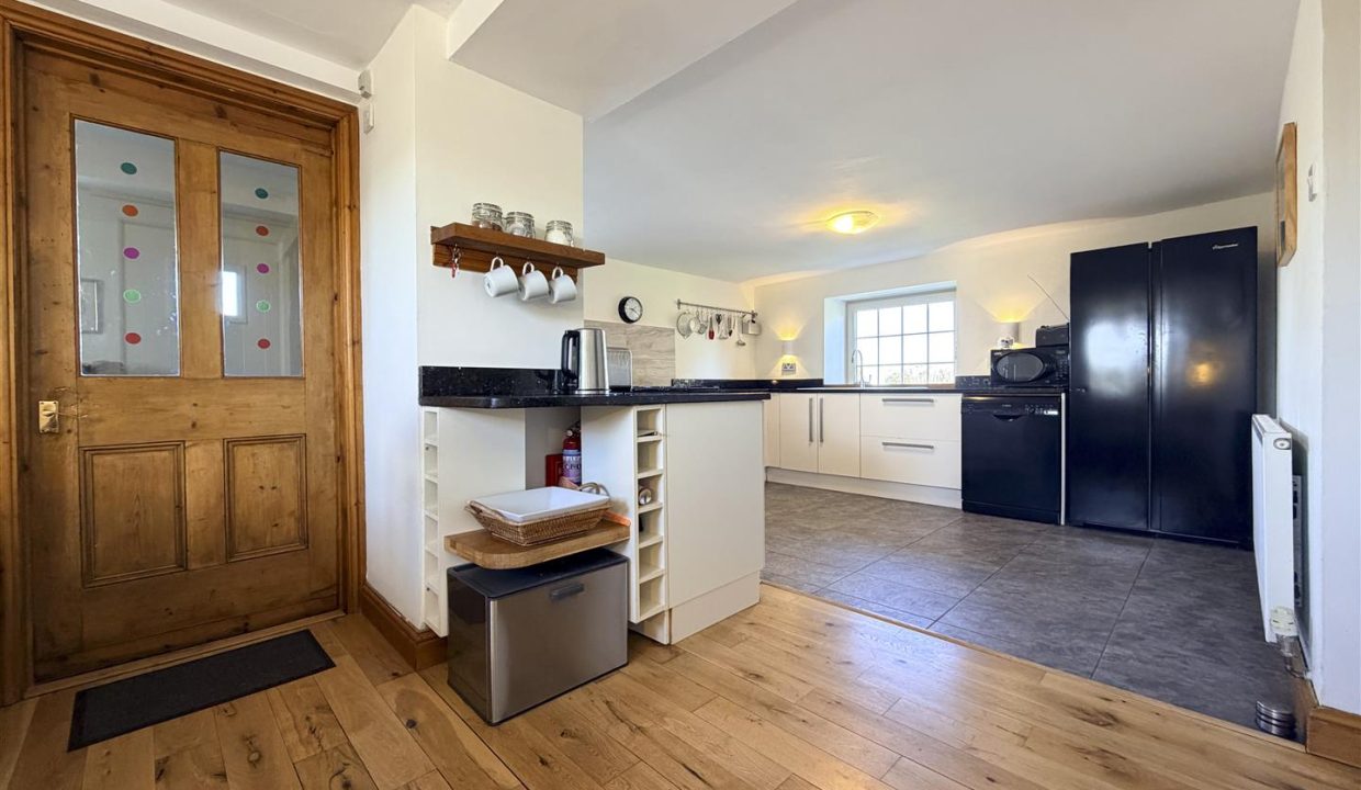 OPEN PLAN KITHEN DINER