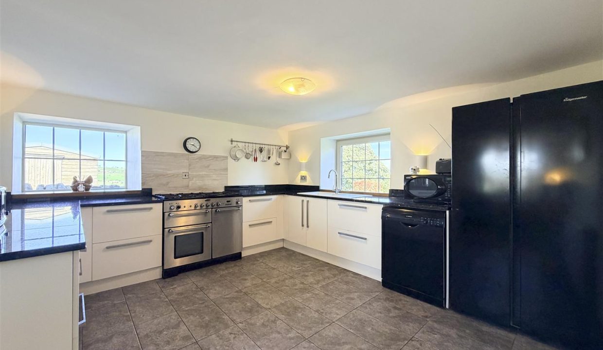 OPEN PLAN KITHEN DINER